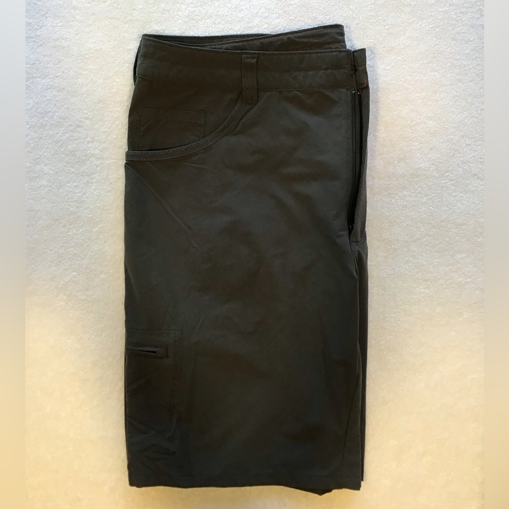 NWOT Patagonia M 40 Quandry Short in Forge Grey - 10" inseam